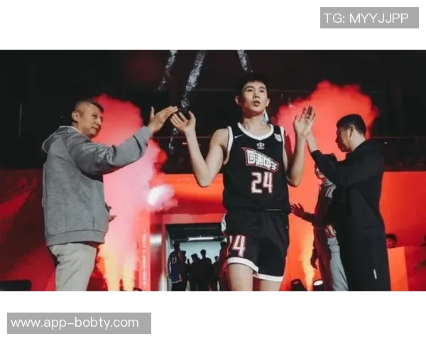 媒体人指出赵维伦需在身体对抗与防守方面进行针对性提升