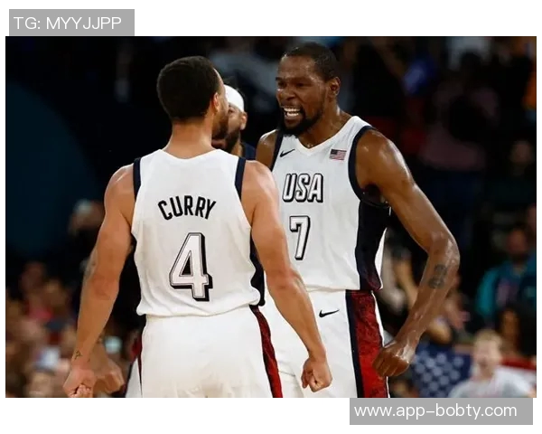 25到26赛季快船成历史最老球队勇士潜在首发创下平均年龄新纪录